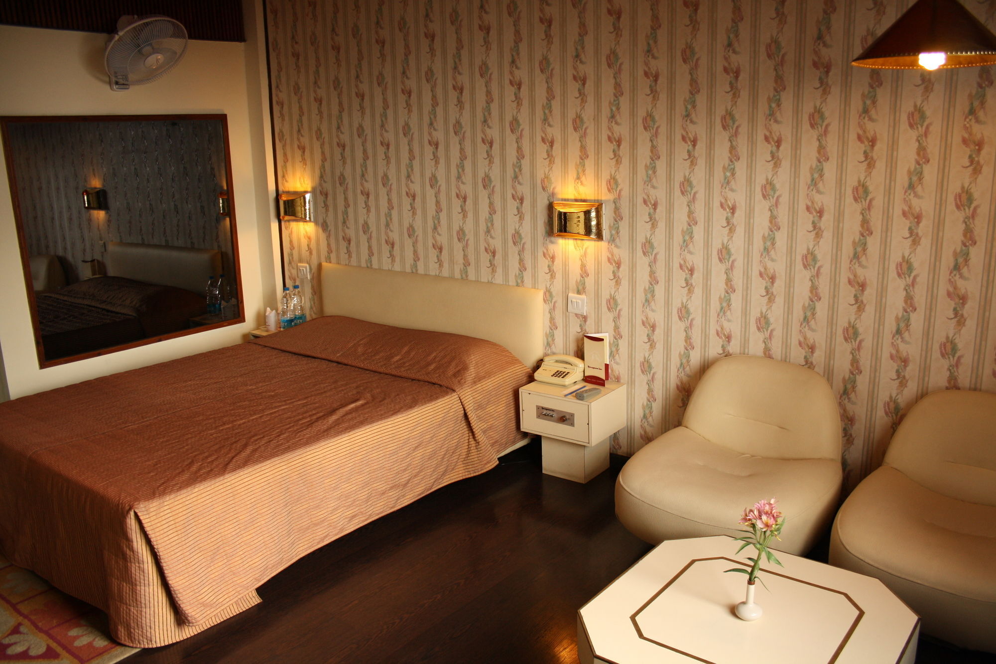 Honeymoon Inn Mussoorie Zewnętrze zdjęcie